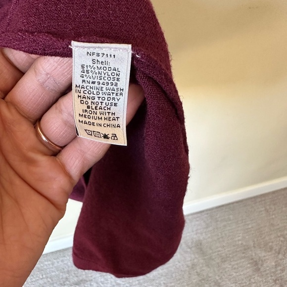 Neiman Marcus Cold Shoulder Midi  Dress in Burgundy.
Size XS - Picture 4 of 4